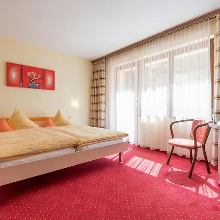 アレックス ホテル ロイカーバード