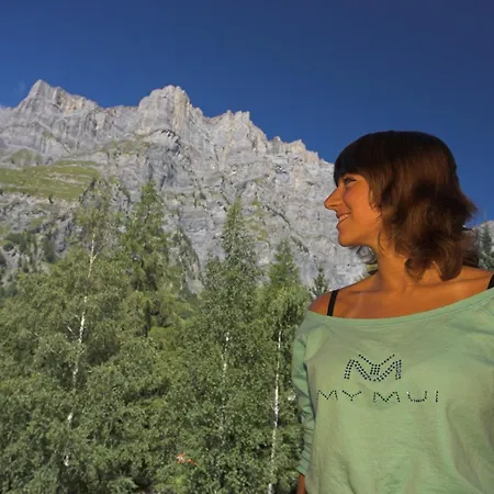 ホテル アレックス ロイカーバード